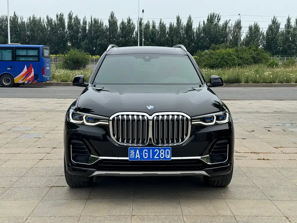 BMW X7 2021 — фото 2