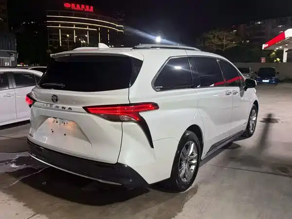Toyota Sienna 2022