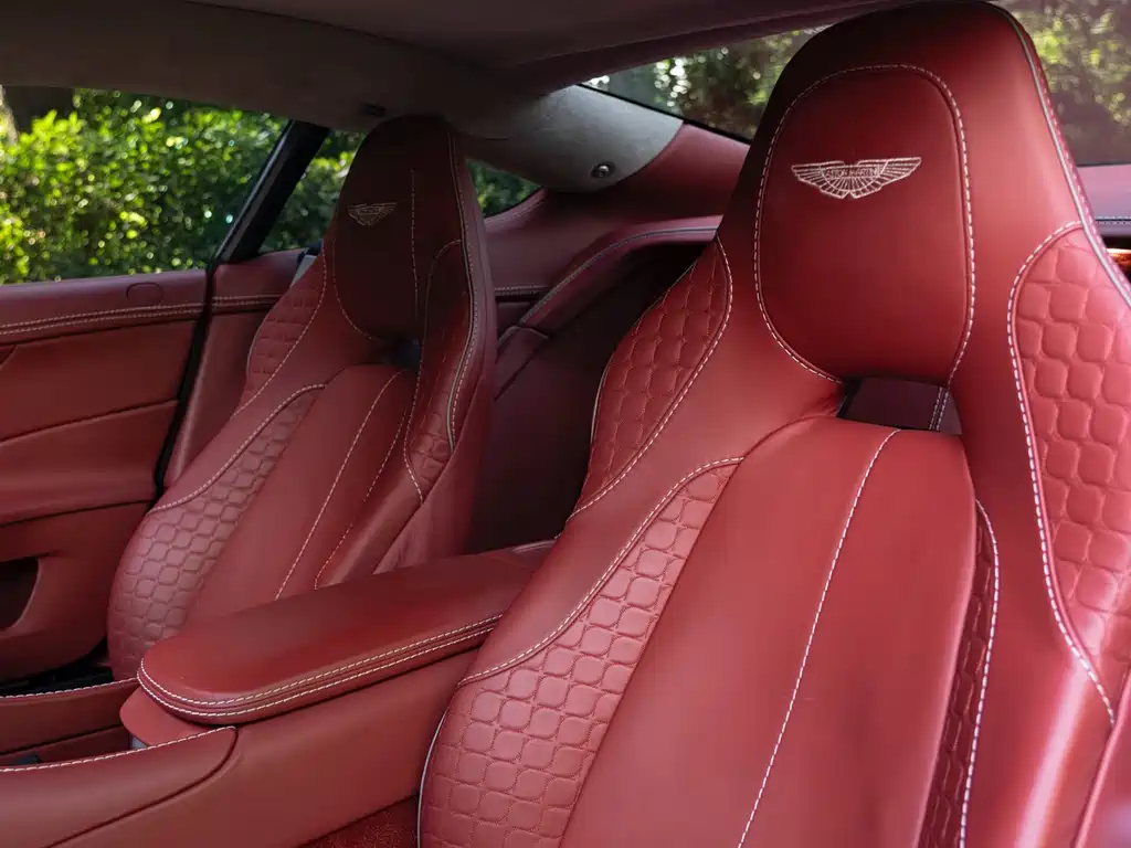 Aston Martin Vanquish 2014 — фото 13