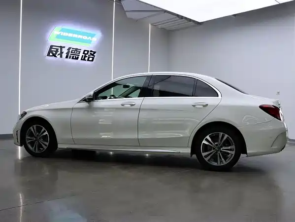 Mercedes-Benz C-Class 2020