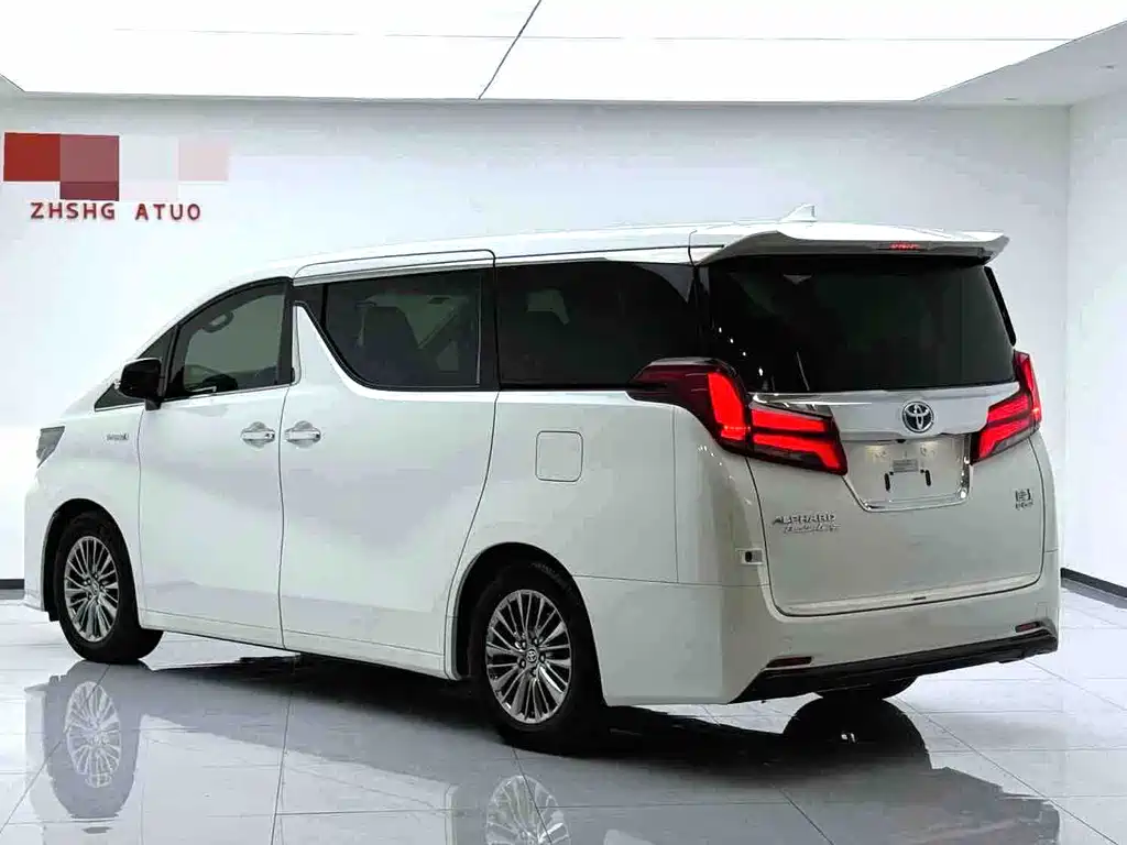 Toyota Alphard 2021 — фото 13