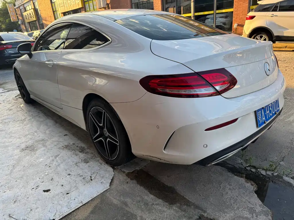 Mercedes-Benz C-Class 2021