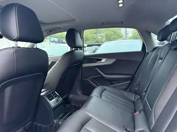 Audi A4L 2018