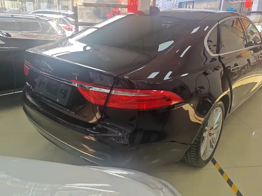 Jaguar XFL 2019
