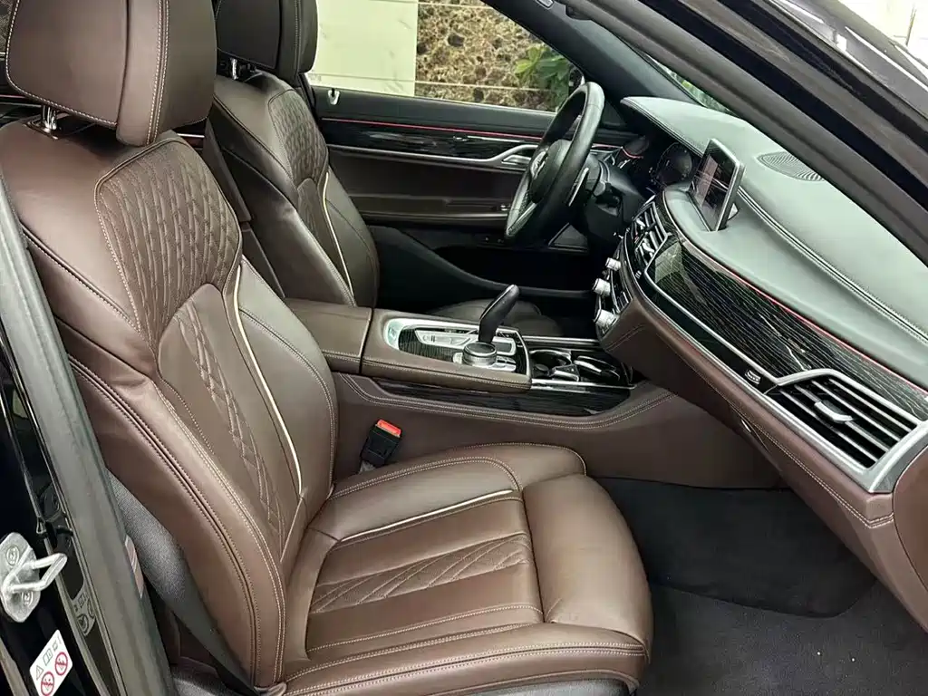 BMW 7 Series 2022 — фото 12