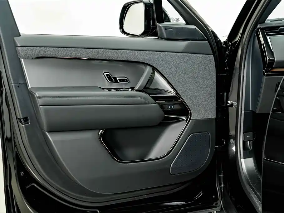 Land Rover Sport 2024 — фото 17