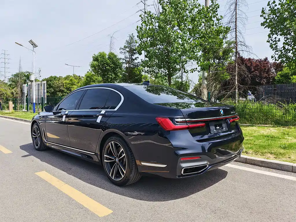 BMW 7 Series 2021 — фото 14
