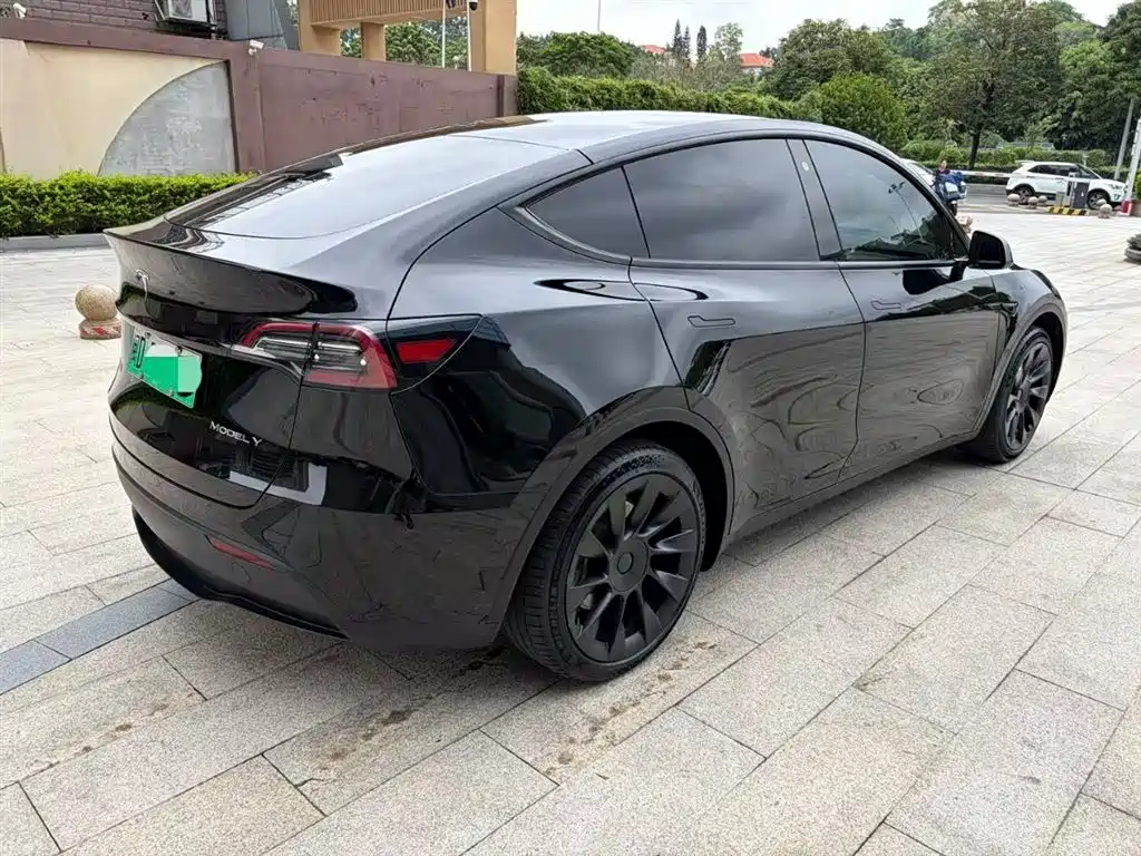 Tesla Model Y 2022 — фото 8