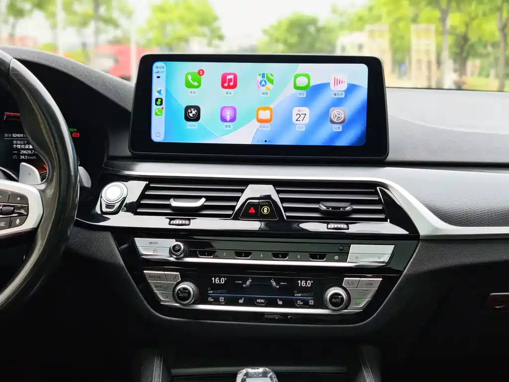 BMW 5 Series 2020 — фото 15