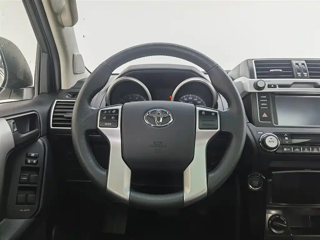 Toyota Prado 2017 — фото 11