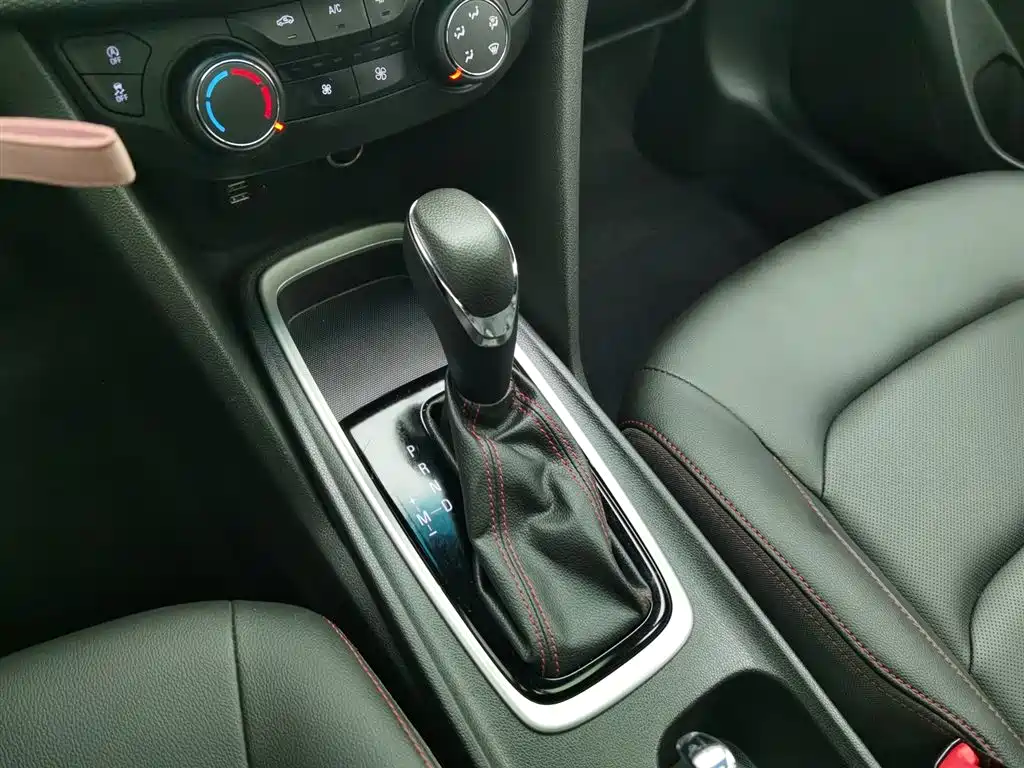 Chevrolet Monza 2019 — фото 13