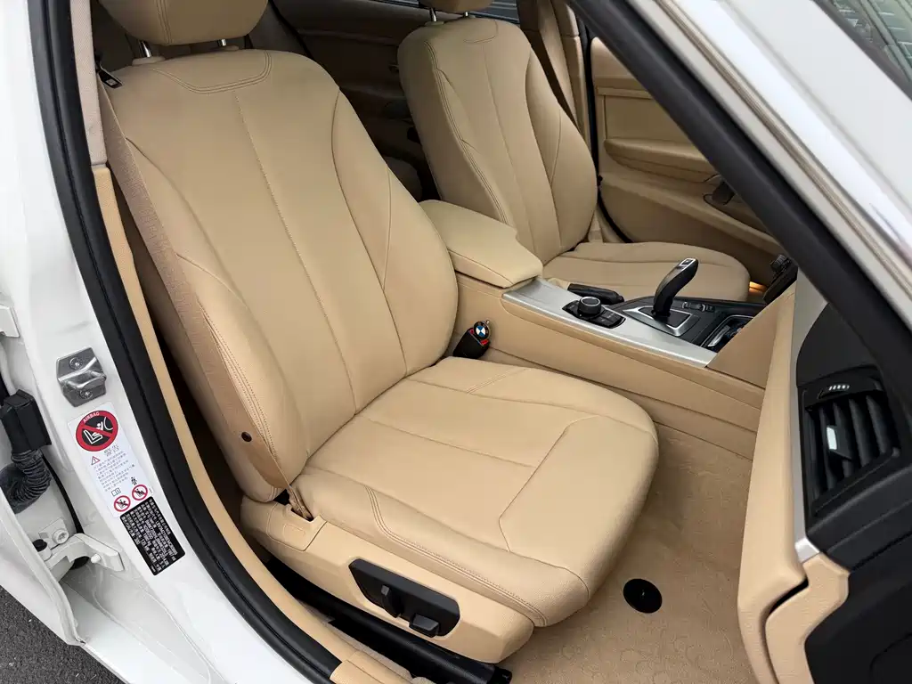 BMW 3 Series 2015 — фото 10