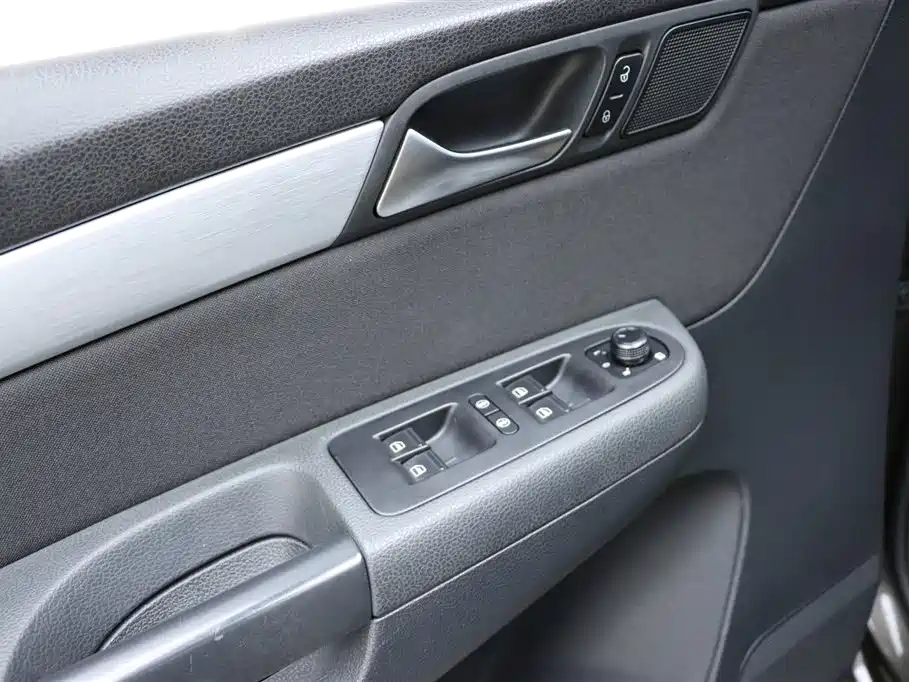 Volkswagen Sharan 2018 — фото 13