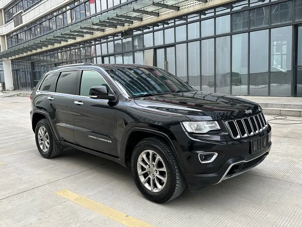 Jeep Grand Cherokee 2016 — фото 3