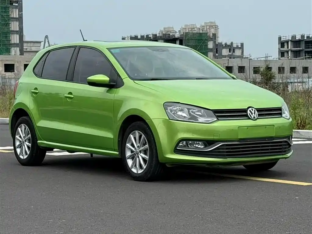 Volkswagen Polo 2015 — фото 1