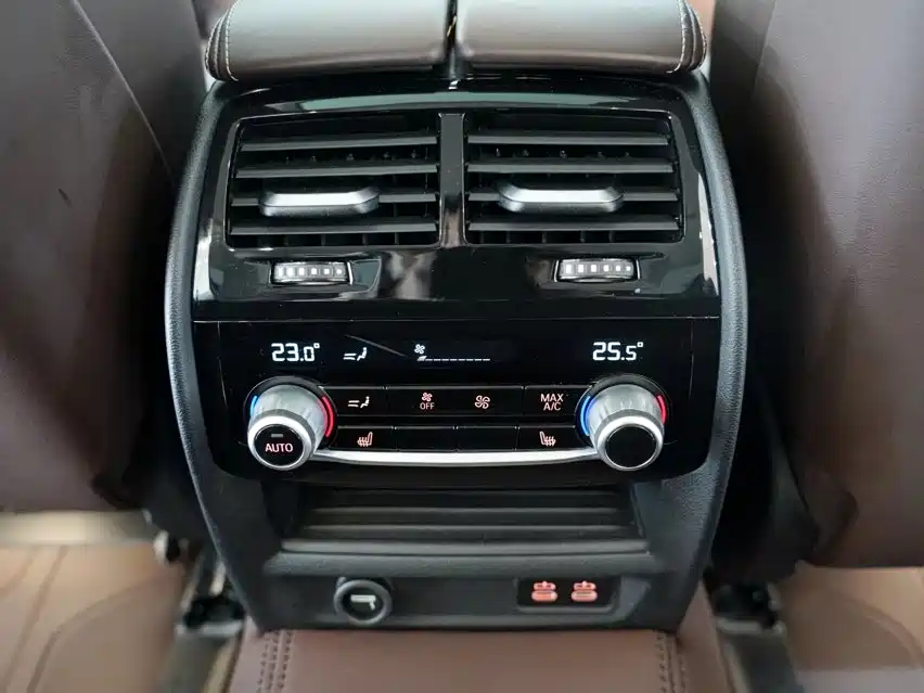 BMW 5 Series 2020 — фото 12