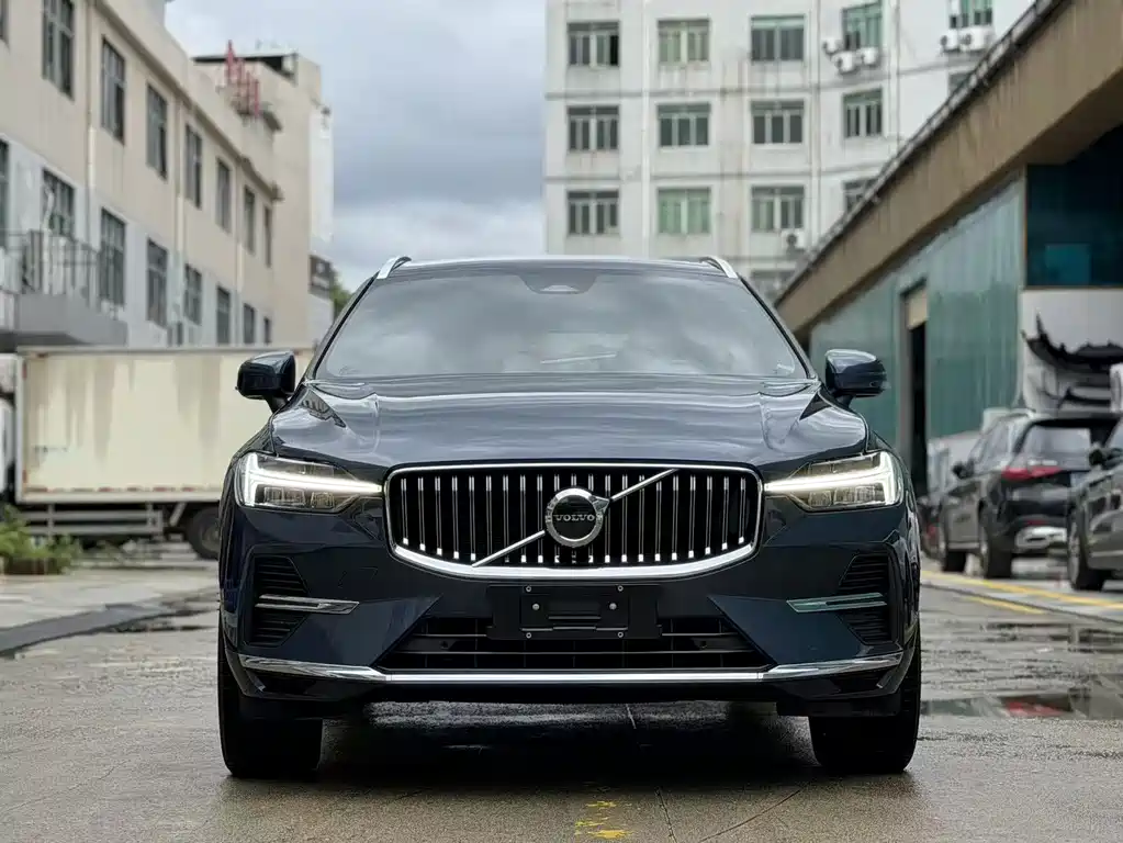 Volvo XC60 2021 — фото 2