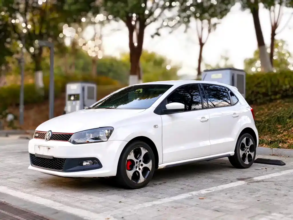 Volkswagen Polo 2015 — фото 1