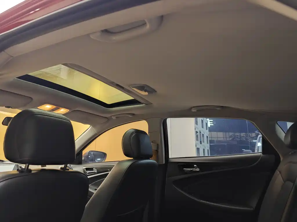 Changan Eado XT 2015 — фото 24