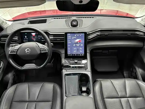 NIO ES8 2019
