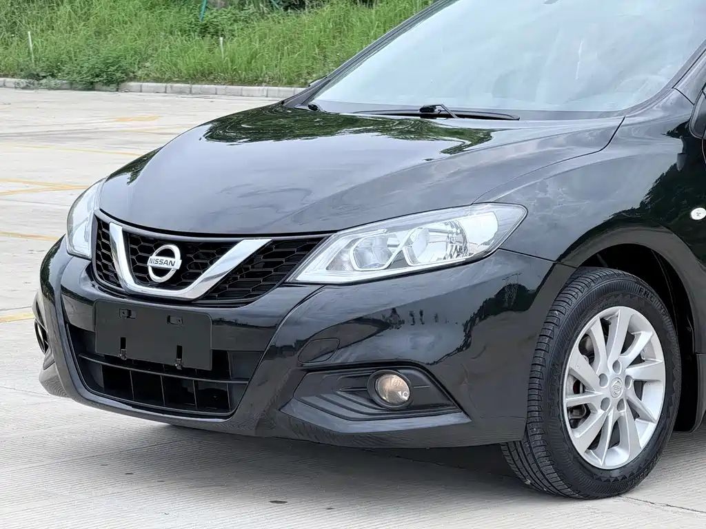Nissan Tiida 2017 — фото 14