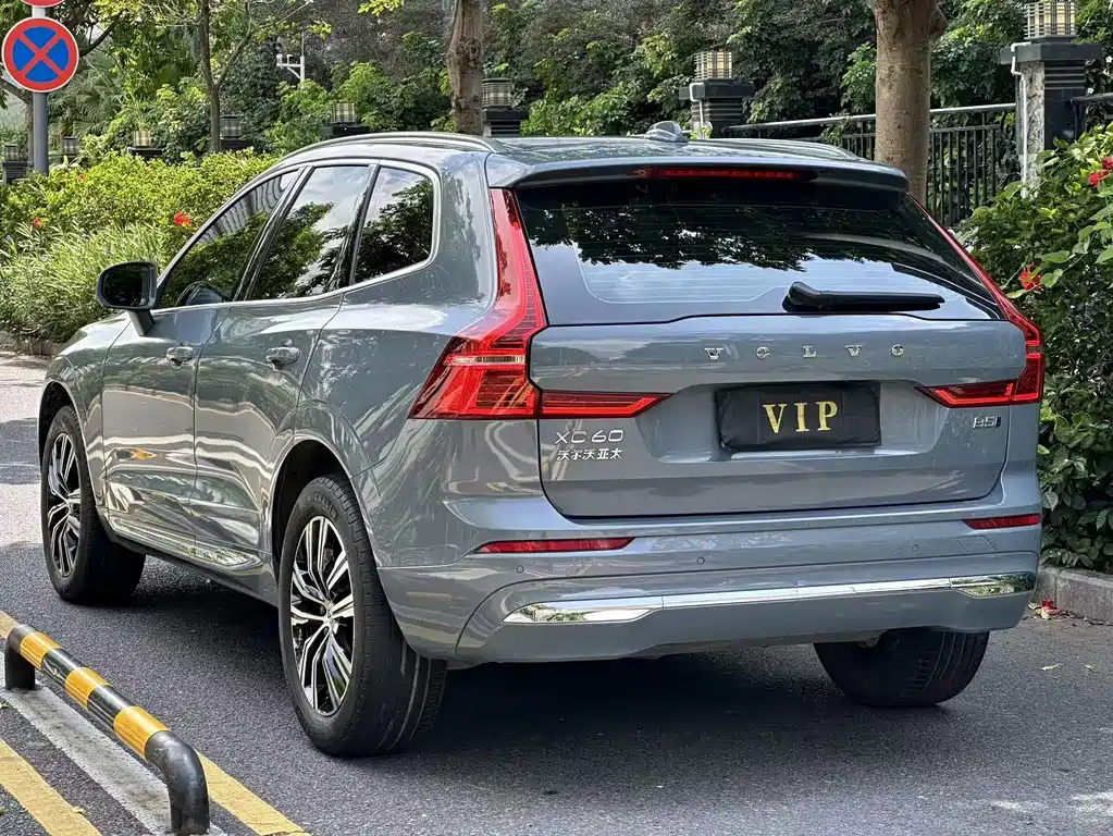 Volvo XC60 2021 — фото 9