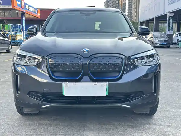 BMW iX3 2021