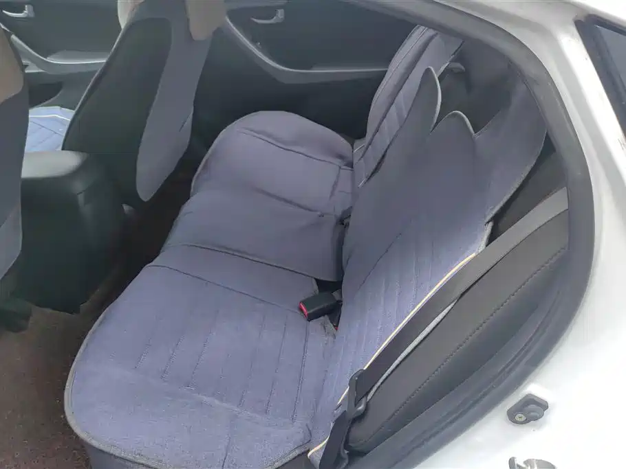 Hyundai Elantra Langdong 2016 — фото 11