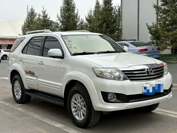 Toyota Fortuner 2015