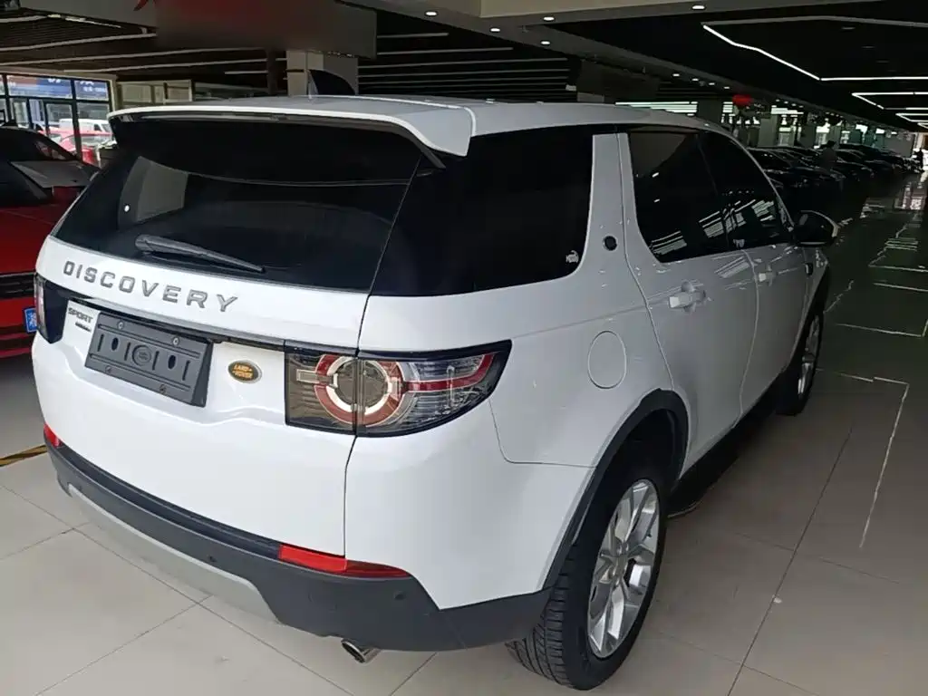 Land Rover Discovery Sport 2017 — фото 7