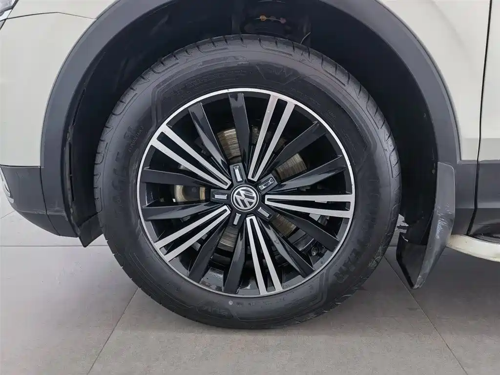 Volkswagen Tiguan L 2017 — фото 17