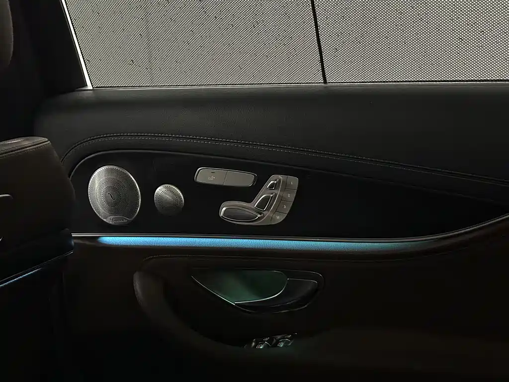 Mercedes-Benz E-Class 2019 — фото 13