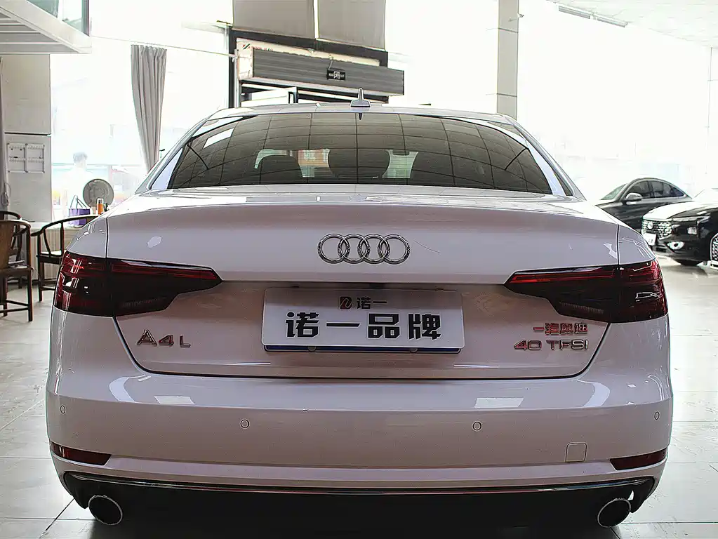 Audi A4L 2017 — фото 3