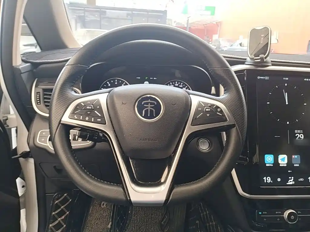 BYD MAX 2018