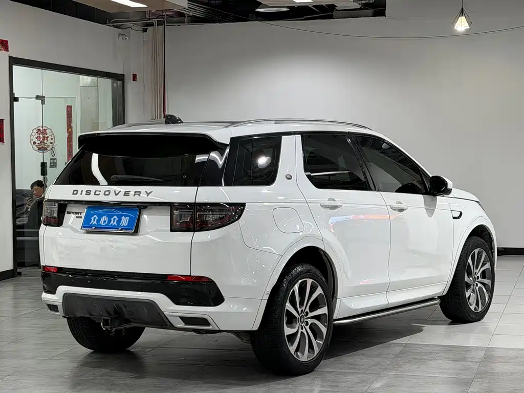 Land Rover Discovery Sport 2023 — фото 6