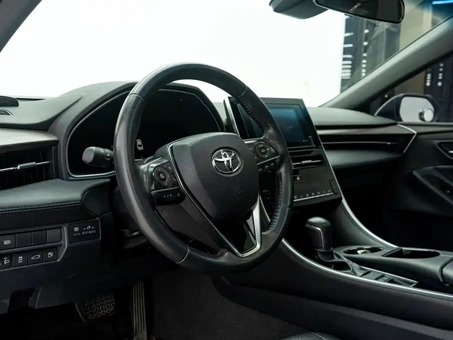 Toyota Avalon 2023 — фото 17