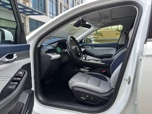 Geely Xingrui 2021