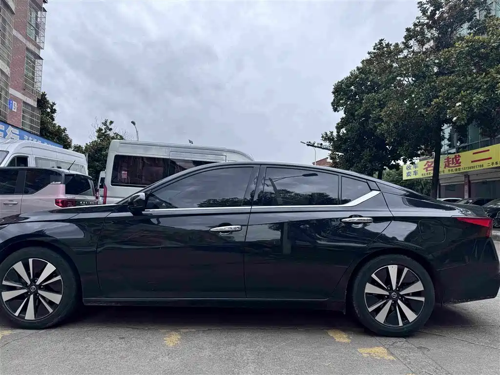 Nissan Teana 2022 — фото 8