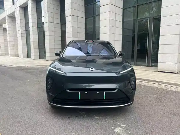 NIO ES8 2024