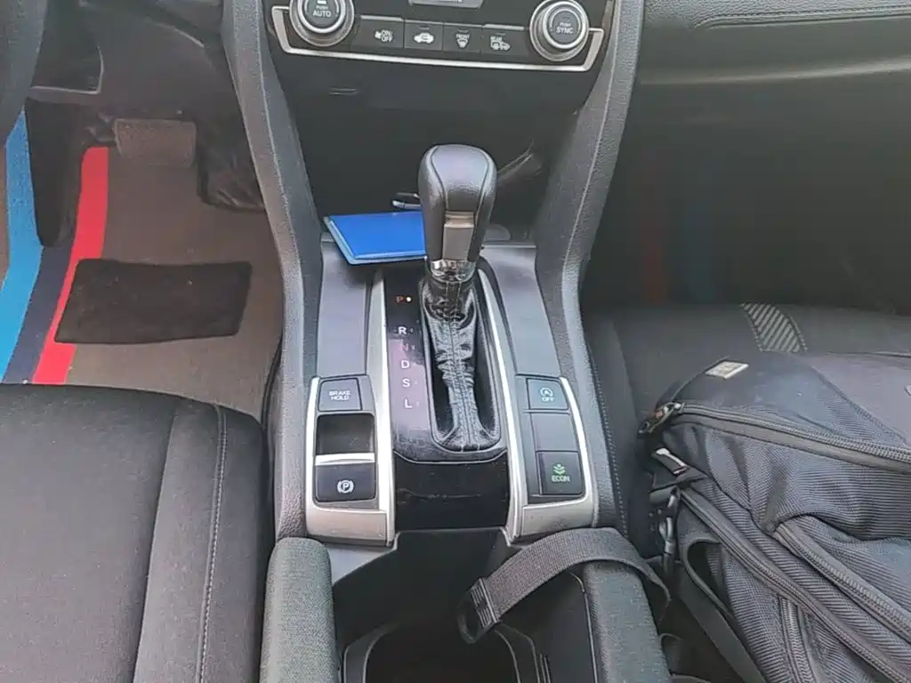 Honda Civic 2019 — фото 14