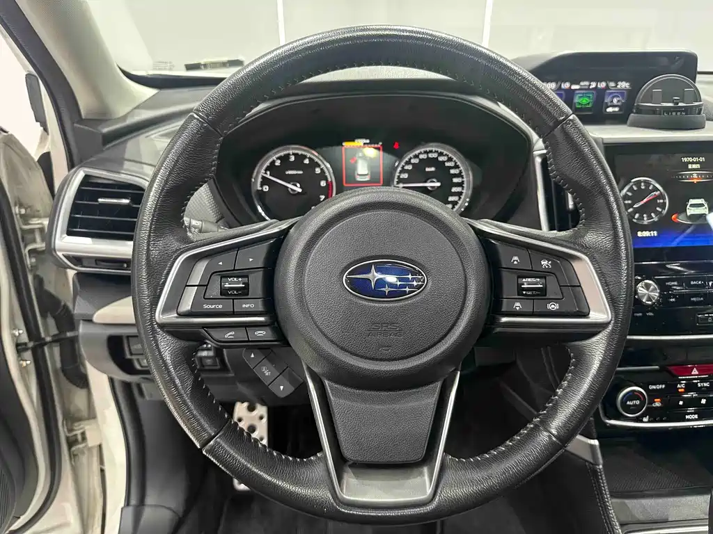 Subaru Forester 2022 — фото 8