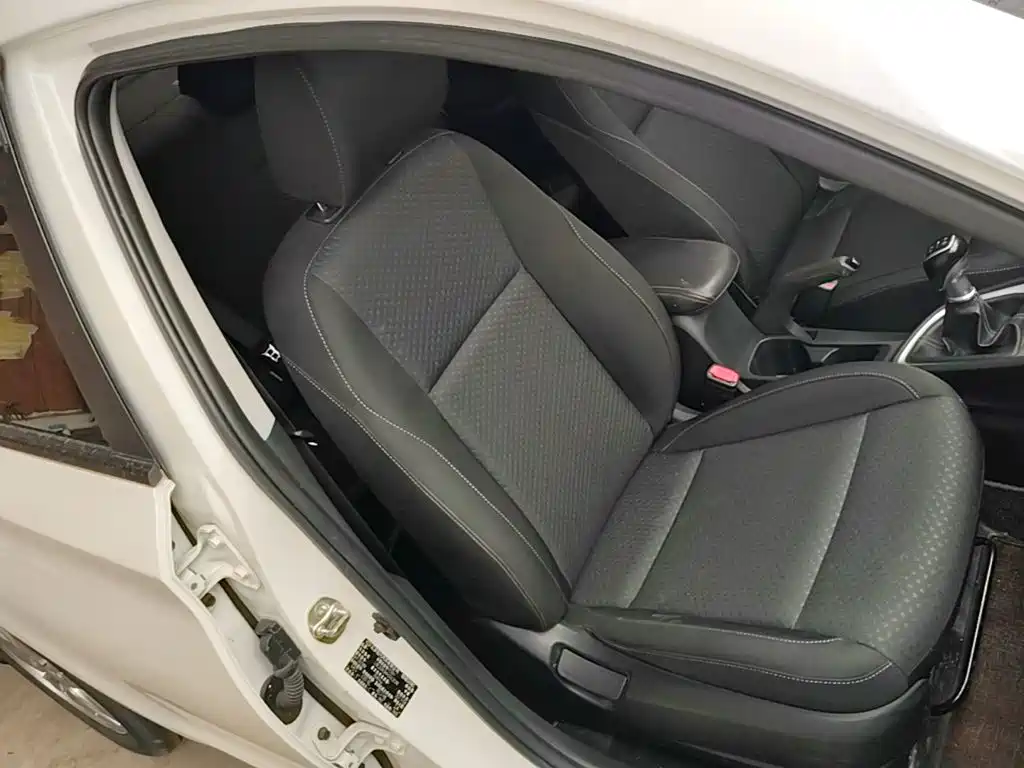 Hyundai Elantra 2017 — фото 25