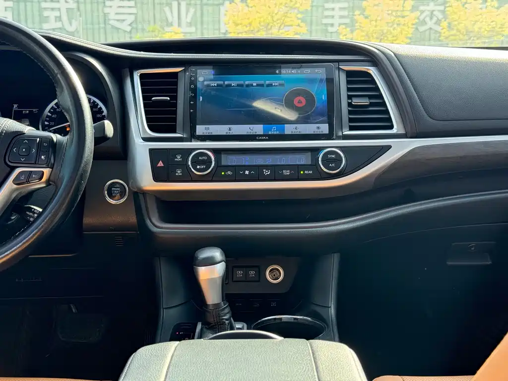 Toyota Highlander 2020 — фото 12
