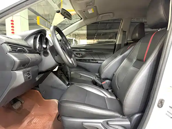 Toyota Yaris L 2022