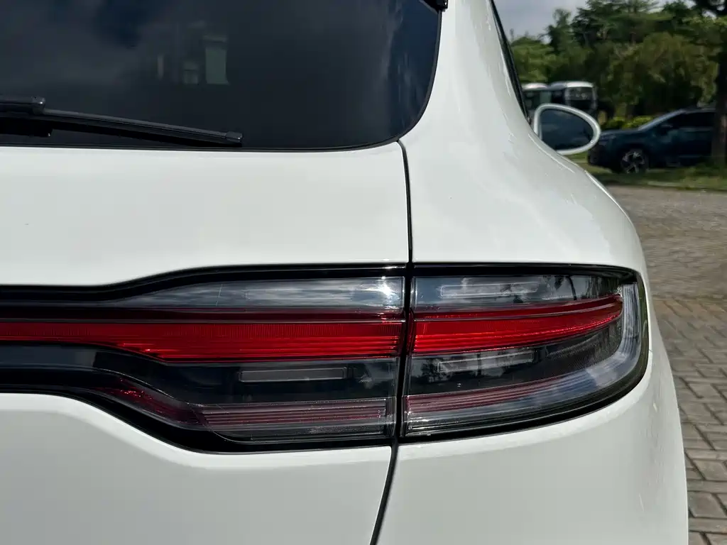 Porsche Macan 2020 — фото 18