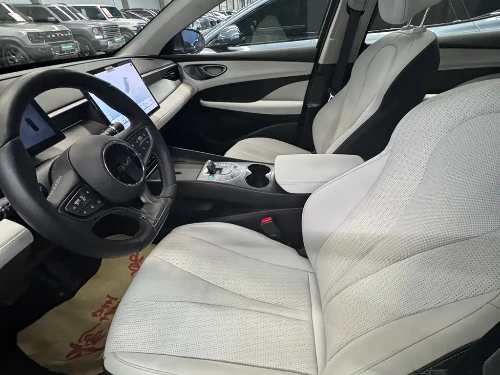 BYD Seal 05 DM-i 2025 — фото 12