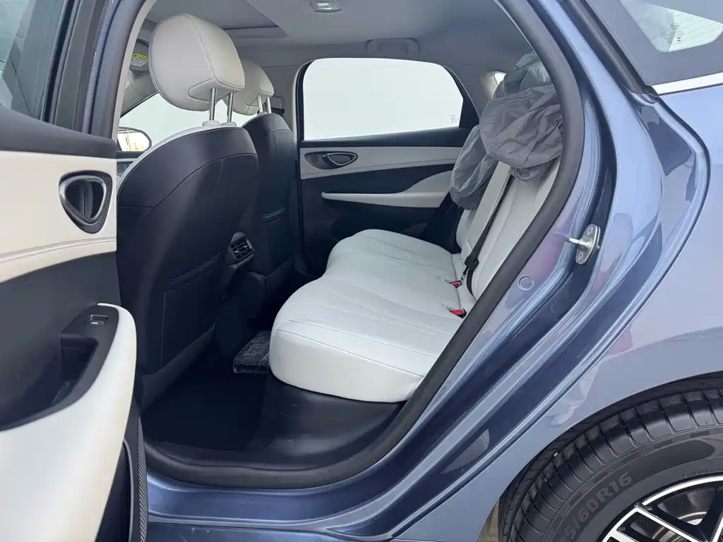 BYD Seal 05 DM-i 2025 — фото 6