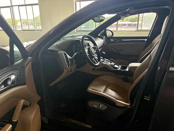 Porsche Cayenne 2015