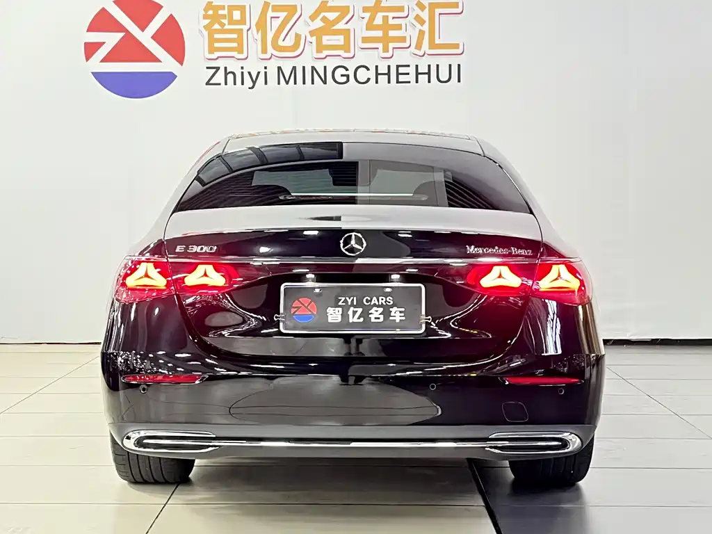 Mercedes-Benz E-Class 2025 — фото 6