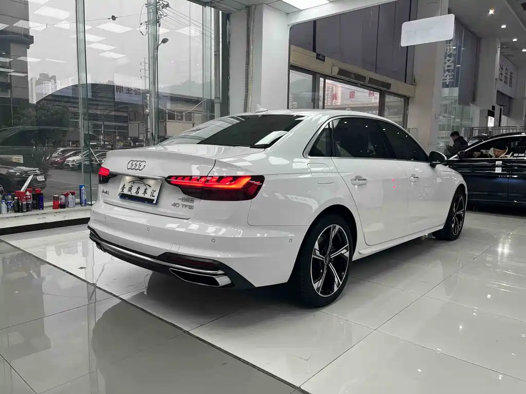 Audi A4L 2021 — фото 7
